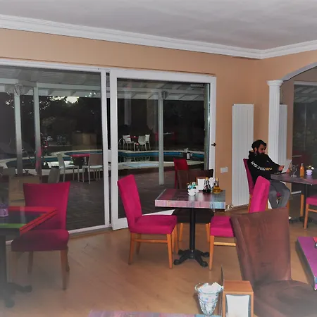 Koesk Otel 3*